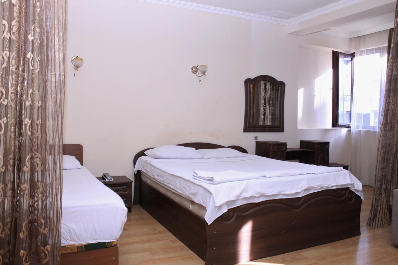 Hotel Hayat Batumi Exteriör bild