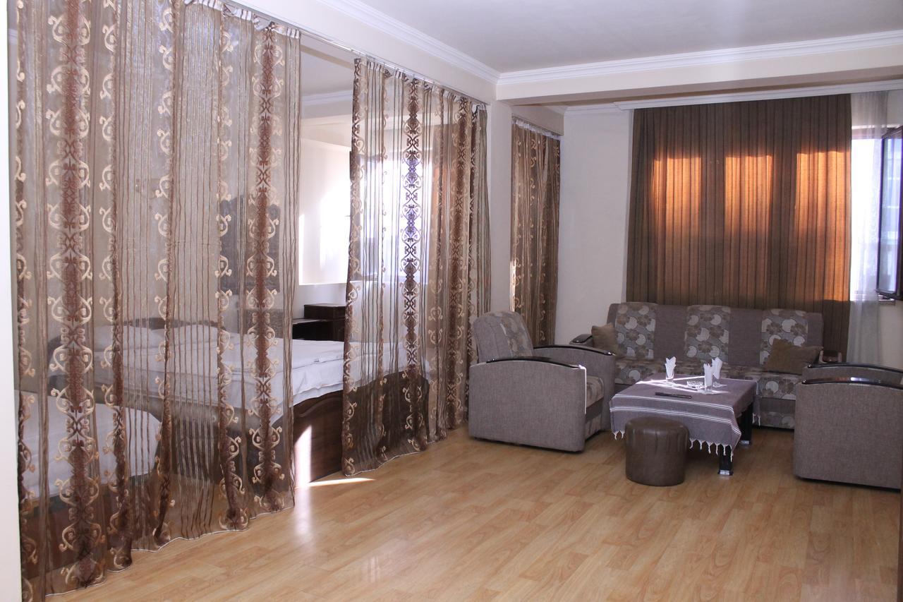 Hotel Hayat Batumi Exteriör bild